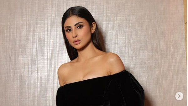 హాట్ షోలో సీరియల్ బ్యూటి ఓవర్ డోస్.. బ్రాలో హీట్ పెంచుతోన్న ఫొటోలు!