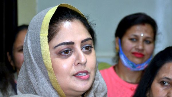 Nagma: ఘోరంగా మోసపోయిన హీరోయిన్ నగ్మా.. ఆ ఒక్క పనిచేయడంతో అంత డబ్బు గోవిందా!