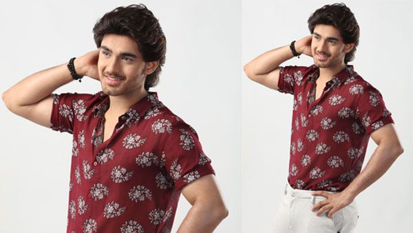 HBD Roshan Meka భారీ ఆఫర్లతో రోషన్ మేకా.. లుక్స్, బాడీ లాంగ్వేజ్‌తో కేక పెట్టిస్తున్న యువ హీరో