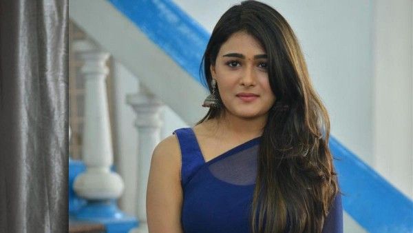 అందాల వల వేస్తున్న షాలినీ పాండే.. బ్రాలో అలా పడుకుని మొత్తం చూపించేసిందిగా!