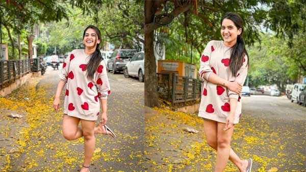 ప్యాంట్ లేకుండా యాంకర్ స్రవంతి ఓవర్ ఎక్స్‌పోజింగ్... టీషర్టులో ఫ్రీ షో!