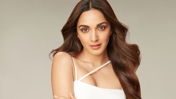 అబార్షన్ చేయించుకొన్న స్టార్ హీరోయిన్.. టాప్ హీరోతో కలిసి.. గుట్టుచప్పుడు కాకుండా అంటూ..