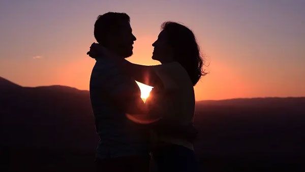 స్టార్ హీరో, హీరోయిన్ సహజీవనం.. లేటు వయసులో ఒకే ఫ్లాట్‌లో..!