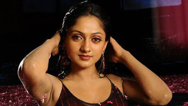 పరుగు హీరోయిన్ ఇప్పుడెలా ఉందో తెలుసా.. ఊహించని లుక్కులో అలాంటి వ్యక్తికి భార్యగా..