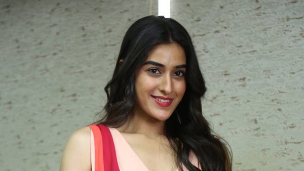 Sakshi Vaidya Interview హీరోయిన్ అంటే నాకే నమ్మకం కలుగలేదు.. నా జీవితం నాకే సర్‌ప్రైజ్.. సాక్షి వైద్య