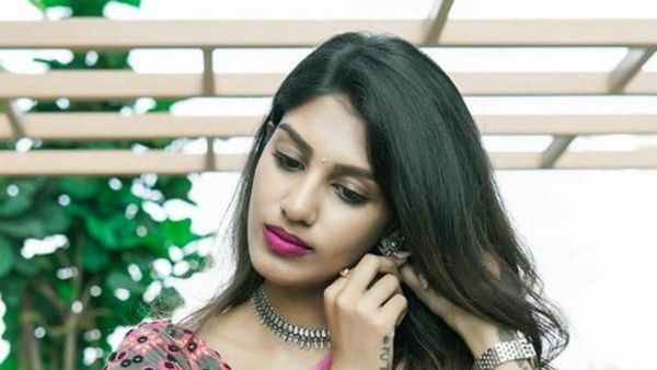 ట్రాన్సపరెంట్ బ్రాలో సురేఖ వాణి కూతురు.. జూమ్ చేసి ఎద భాగం స్పష్టంగా చూపిస్తూ!