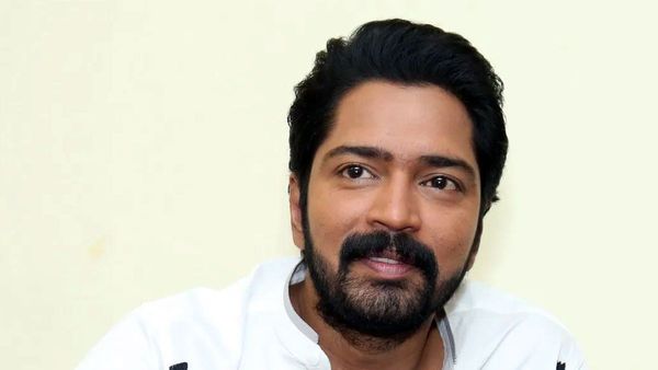 పాములంటే భయం.. బ్లాక్ బస్టర్ హిట్ మిస్.. అల్లరి నరేష్ ఆసక్తికర కామెంట్స్