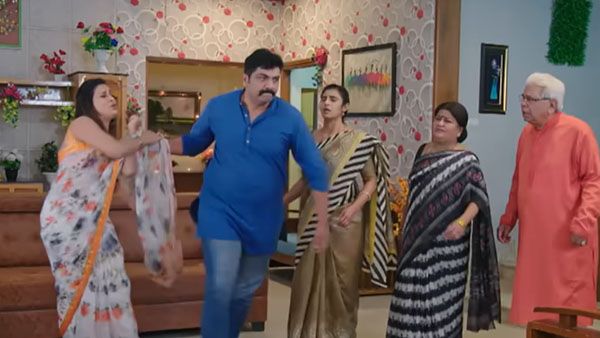 Intinti Gruhalakshmi: నందూకు తెలిసిన నిజం.. ఆమె మెడ పట్టుకుని రచ్చ.. బెదిరించి చాలెంజ్ చేయడంతో!