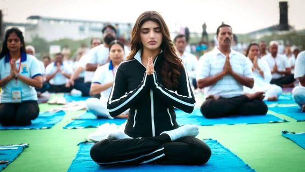 International Yoga Day యోగాసనాలతొ అదరగొట్టిన శ్రీలీల.. యోగా ఈవెంట్‌లో మెరిసిన ధమాకా భామ