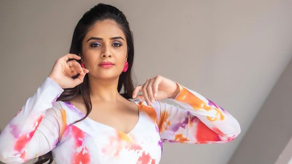 శ్రీముఖి పరువు తీసిన ఫ్రెండ్: పెళ్లై పిల్లలు కూడా పుట్టారు.. నేనే సెటప్ చేశా అంటూ షాకింగ్‌గా!