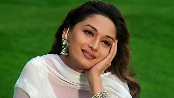 ఆమెతో పెళ్లి కాకుంటే.. మాధురి దీక్షిత్‌‌కు లైన్ వేసేవాడిని.. సీనియర్ హీరో హాట్ కామెంట్