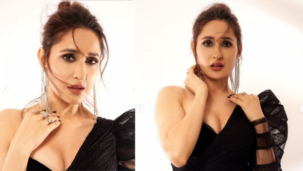 Pragya Jaiswal: గడ్డకట్టే చలిలో స్విమ్మింగ్ చేసిన ప్రగ్యా.. బికినీ అందాలతో స్టన్నింగ్ గ్లామర్