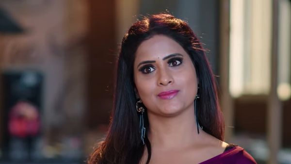 Intinti Gruhalakshmi: బోనం పడేయాలని లాస్య ప్లాన్.. దివ్యను కాపాడిన రాజ్యలక్ష్మి.. అసలు ట్విస్ట్ అదే!