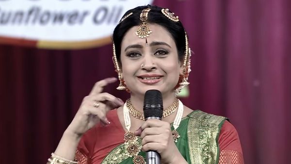 Actress Indraja: స్టేజ్ మీదే గుక్క పెట్టి ఏడ్చేసిన ఇంద్రజ.. అసలు ఏమైందంటే?