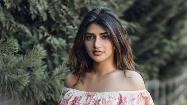 ఆ సినిమాతో ఎప్పుడో పరిచయం కావాల్సిన శ్రీలీల.. ఆమె చేసిన పనికి హీరో షాక్ అవడంతో!