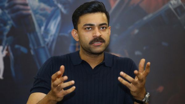 Varun Tej మూడు పేజీల డైలాగ్స్ సింగిల్ టేక్‌లో.. నేనే ఆశ్చర్యపోయా.. గాండీవధారి అర్జున బలం అదే!