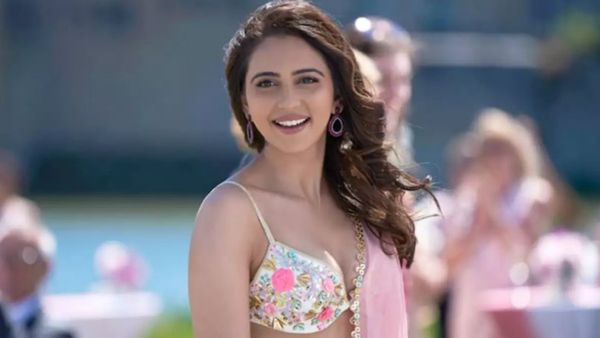 స్టార్ హీరోతో రకుల్ ప్రీత్ సింగ్ రొమాన్స్.. సంక్రాంతి ముహుర్తానికైనా ఫలితం దక్కేనా?