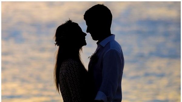 42ఏళ్ల వయసులో రెండో పెళ్లికి రెడీ అయిన స్టార్ హీరోయిన్ తల్లి... త్వరలో ఆ వ్యక్తితోనే!