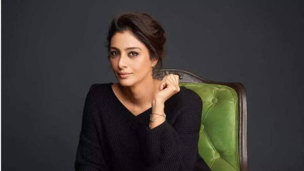 50 ఏళ్ల వయసులో ఆ పని చేస్తున్న సీనియర్ హీరోయిన్.. షాక్‌లో ఫ్యాన్స్