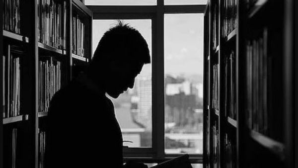 చట్టాన్ని అతిక్రమించి రెండుసార్లు జైలుకెళ్లిన స్టార్ హీరో.. నేషనల్ అవార్డులు, పద్మశ్రీ అందుకొన్న ఆ నటుడు ఎవరో