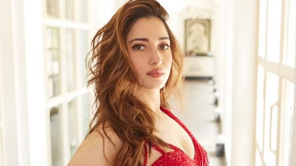 Tamannaah Bhatia మహేష్, ప్రభాస్, విజయ్ దేవరకొండతో మిల్కీ బ్యూటీ పోటీ.. తగ్గేదేలే అంటున్న తమన్నా!