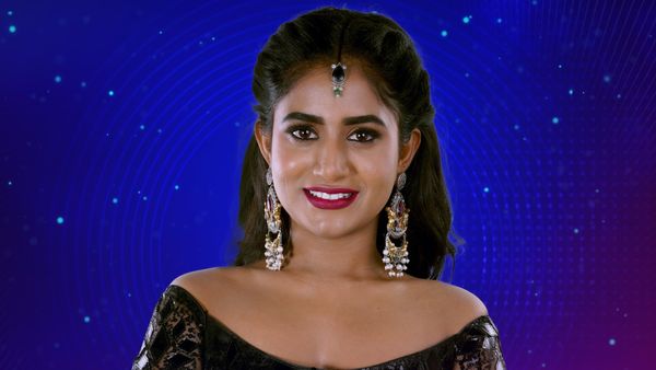 Bigg Boss7 లోకి నయని పావని ఎంట్రీ... సోషల్ మీడియాను ఓ ఊపు ఊపేసిన ఈ బ్యూటీ బ్యాక్ గ్రౌండ్ తెలుసా?