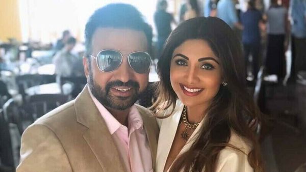 Shilpa Shetty: భర్తపైకే చెప్పు విసిరిన శిల్పా శెట్టి