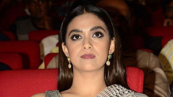 కీర్తి సురేష్‌పై దాడి చేసిన వ్యక్తి: నడిరోడ్డు మీదే అసభ్యంగా తాకుతూ.. తలపై కొట్టడంతో!