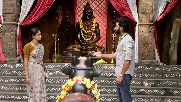 Naga Panchami Weekly Roundup: నా భర్తను నువ్వే పెళ్లి చేసుకో.. కరాళీ మాయలో పంచమి.. మోక్ష బలి తప్పదా?