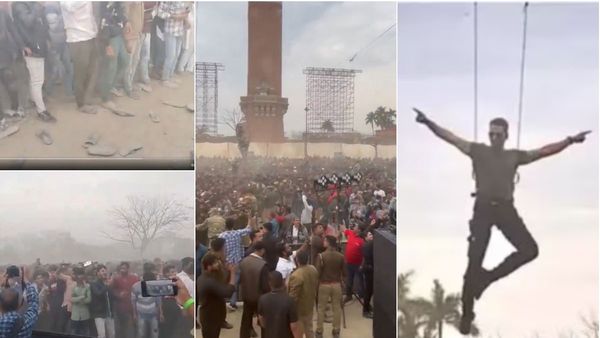 Akshay Kumar స్టార్ హీరోపై చెప్పులు విసిరేసిన జనం.. పోలీసులు లాఠీ ఛార్జీ!