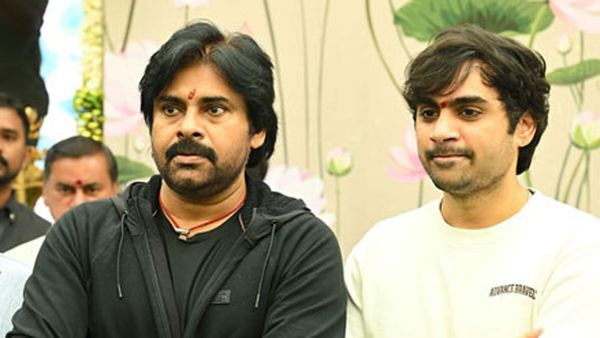 Pawan Kalyan: సుజిత్‌తో ఓజీ స్టైలిష్ స్టిల్.. పవన్ ఫ్యాన్స్‌కు కన్నుల పండుగే