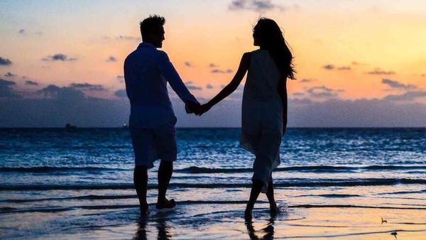 69 ఏళ్ల స్టార్ హీరోయిన్ ఆరుగురు హీరోలతో ప్రేమలో పడిందా? అయినా ఒంటరిగానే!