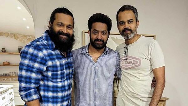 Jr NTR: సలార్, కాంతార డైరెక్టర్లతో ఎన్టీఆర్.. వాళ్ల భార్యలను ఇలా ఎప్పుడైనా చూశారా?