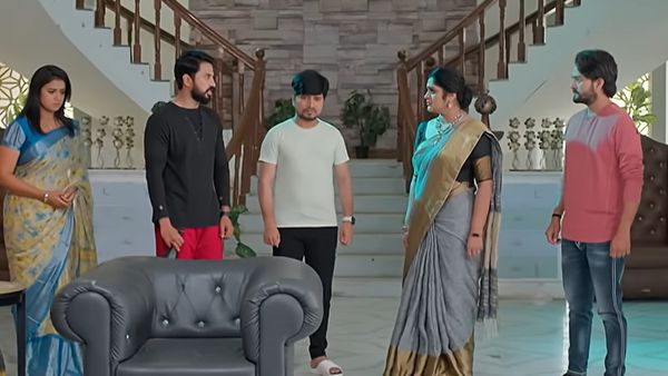 Krishna Mukunda Murari: ఆదర్శ్‌ను లైన్‌లో పెట్టిన మీరా.. చెంప పగలగొట్టిన భవానీ.. నేటి ఎపిసోడ్ అదుర్స్