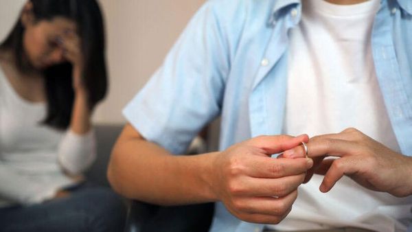 విడాకులు దిశగా మరో స్టార్ కపుల్.. ఇండస్ట్రీలో షాకింగ్‌గా..!