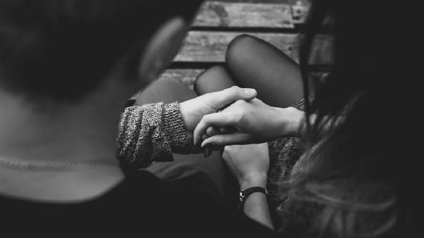 కొత్త లవర్‌తో బుక్కైన స్టార్ హీరోయిన్: అందరి ముందే అలా కనిపించడంతో!