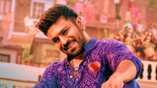 Game Changer: హీరోయిన్‌తో రామ్ చరణ్ రొమాన్స్.. తెలుగు సినిమాల్లో తొలిసారి ఇలా!