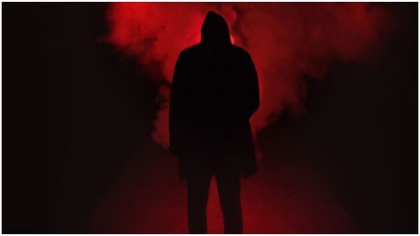 బాలీవుడ్‌లో వరుస డిజాస్టర్లు.. స్టార్ హీరోలపై నిర్మాతల సంచలన నిర్ణయం.. తెలుగు హీరోలు ఆ పని చేస్తారా?