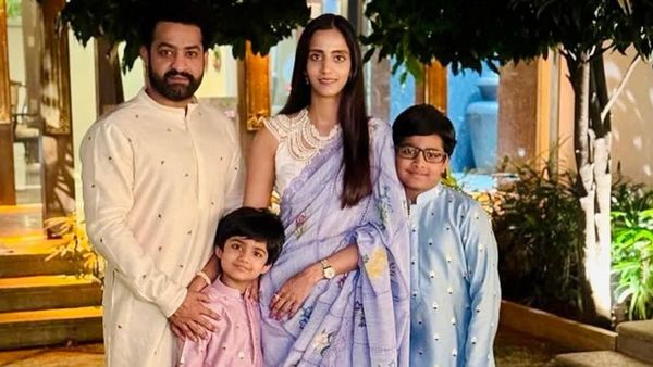 AP Elections ఏపీలో ప్రచార గడువు ముగిశాక .. హైదరాబాద్‌‌లో దిగిన ఎన్టీఆర్ ఫ్యామిలీ, యాదృచ్ఛికమా, లేదా.. ?