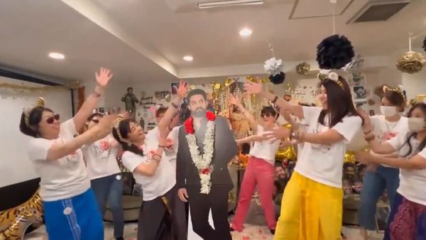 ఇది క్రేజ్ అంటే : ఎన్టీఆర్ బర్త్ డే .. దుమ్మురేపిన జపాన్ అమ్మాయిలు , వీడియో వైరల్