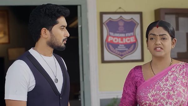 Karthika Deepam 2 May 28th: శ్రీధర్ ప్రవర్తనికి ఆశ్చర్యపోతున్న సుమిత్ర.. దీపని ఇబ్బంది పెట్టనంటున్న కార్తీక్!