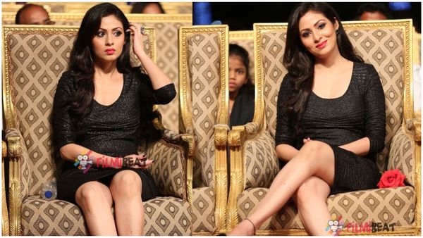 నెట్ డ్రెస్‌లో సదా నాటీ ఫోజులు.. 40 ఏళ్ల ఏజ్‌లో అందాలన్నీ కనిపించేలా!