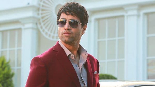 Adivi Sesh సన్నీ లియోన్‌కు అడివి శేష్‌కు ఏంటి సంబంధం.. ఆమె కారణంగా పేరు మార్చుకోన్నాడా?