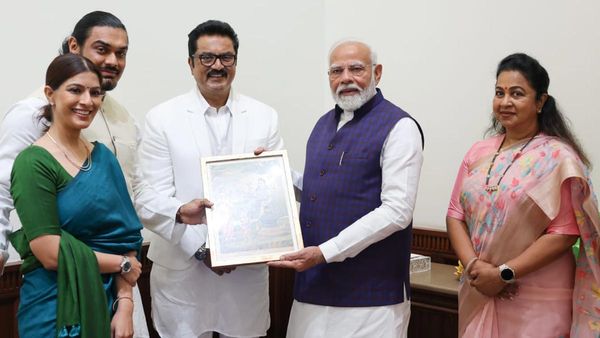 ప్రధాని మోదీకి ఆహ్వానం.. వరలక్ష్మీ శరత్ కుమార్ పెళ్లి ఎప్పుడు? ఎక్కడ అంటే?