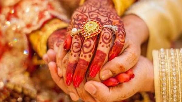 స్టార్ హీరోయిన్ తో సూపర్ స్టార్ రెండో పెళ్లి.. సవతి తల్లిపై యంగ్ హీరో కత్తితో ఎటాక్