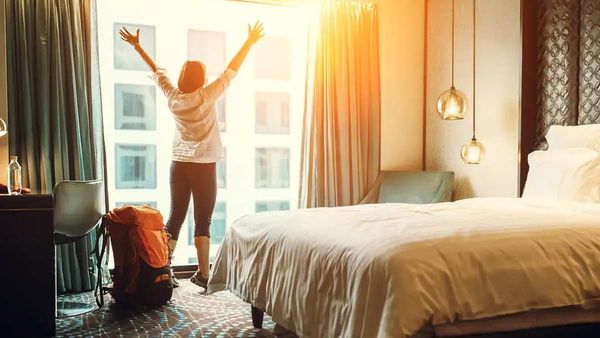 50 లక్షలు ఇస్తే గెస్ట్ హౌస్ కి..హీరోయిన్లపై డైరెక్టర్ షాకింగ్ కామెంట్స్