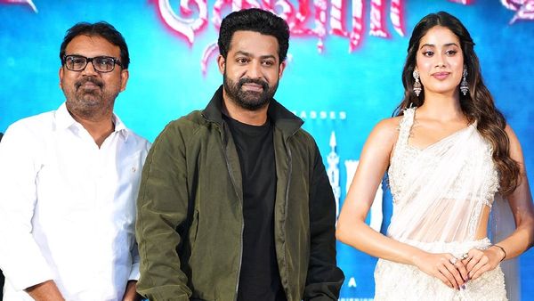 Devara: కొరటాల స్క్రిప్టు ఇస్తే జాన్వీ కపూర్ చించి పారేసిందంట.. సెట్‌లో అలా షాక్‌లో ఎన్టీఆర్!