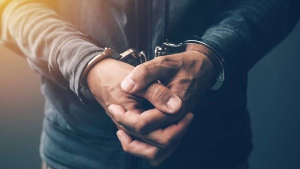 ప్రముఖ నటుడు అరెస్ట్.. మాజీ భార్య ఫిర్యాదుతో జైలుకు!