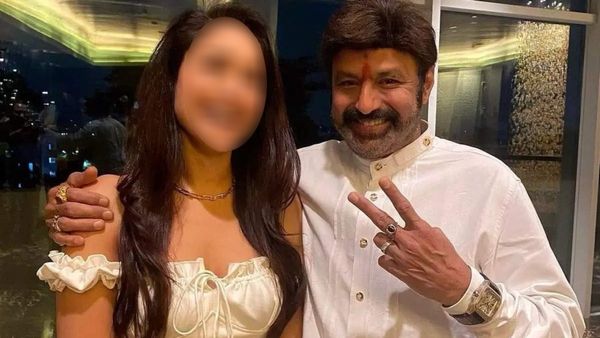 అన్ని వదిలేసిన బాలయ్య హీరోయిన్ .. పబ్లిక్‌గా అక్కడ ముద్దు పెడుతూ , వీడియో వైరల్