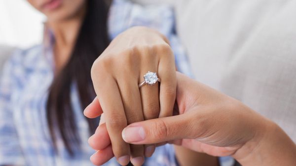 రహస్యంగా ఆ హీరోతో ఎంగేజ్మెంట్.. OG బ్యూటీ ఓపెన్!